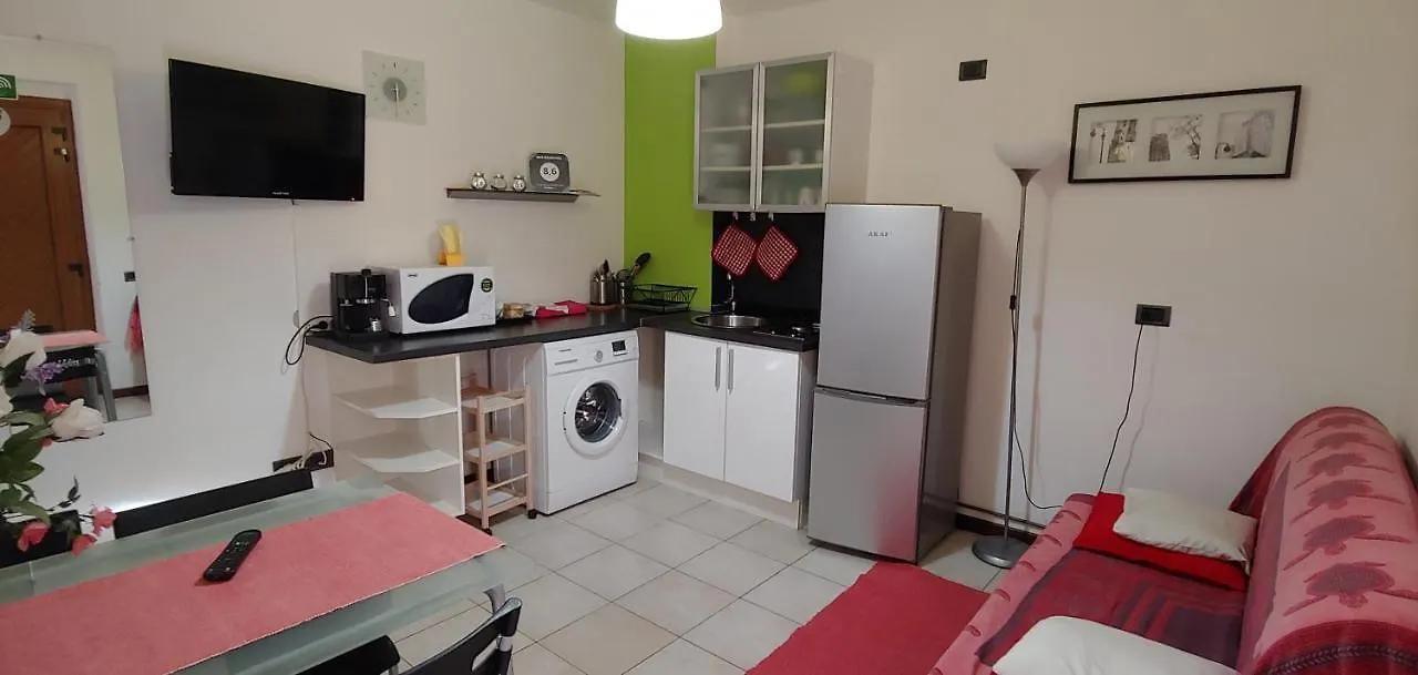 B&B Cav Rondinella Chiavenna Bed & Breakfast